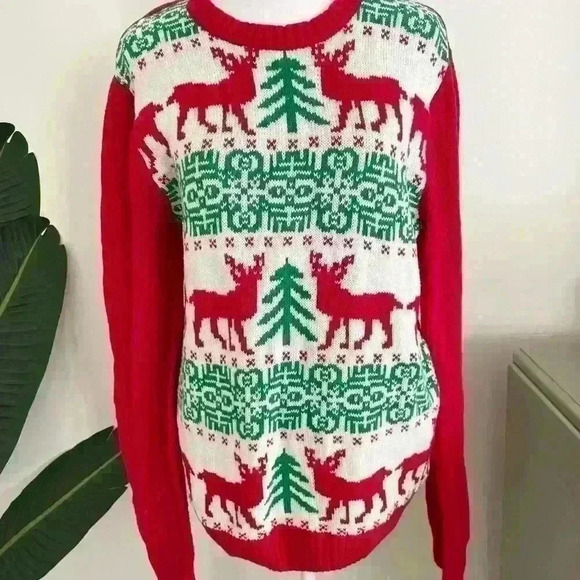 Christmas Fair isle Sweater Small Red Green Reindeer Imagin8 - Picture 1 of 5